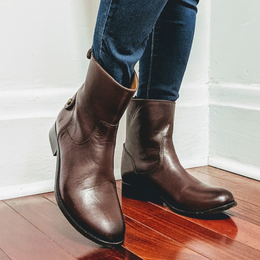Frye Melissa Button Zip Short Redwood Brown Boot 7 - Picture 2 of 7